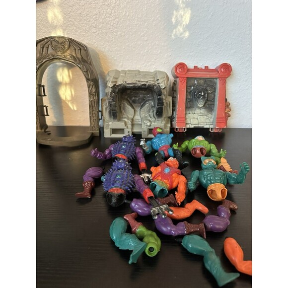 Vintage 1980’s Master Of The Universe Misc Parts And Pieces - Picture 1 of 5